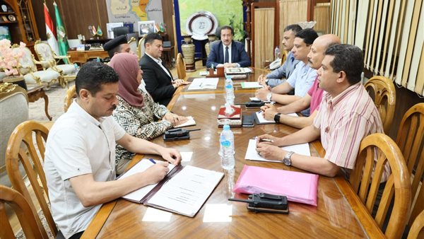 محافظ المنوفية خلال