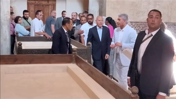 وزير السياحة