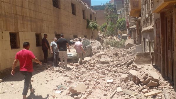 انهيار مئذنة أحد