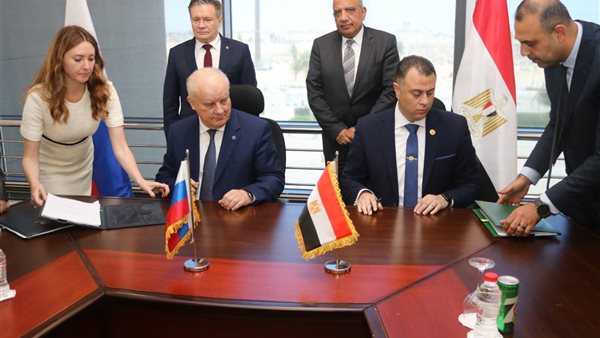 خلال التوقيع