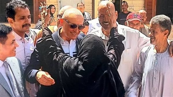 محافظ الأقصر يتوقف