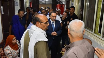 محافظ أسيوط يتفقد عيادة التأمين الصحي بمجمع المصالح لمتابعة جودة الخدمات الطبية المقدمة للمواطنين