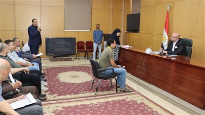 محافظ بني سويف يوجه بتسريع أعمال توصيل الغاز الطبيعي بقرية دشطوط