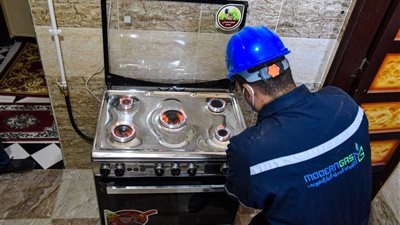 إطلاق أول شعلة غاز طبيعي لأول وحدة سكنية بمركز ومدينة الحمام بمحافظة مرسى مطروح