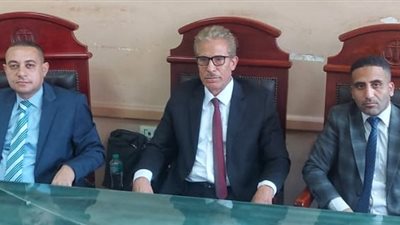 هددوه بكلب وسلاح أبيض.. السجن 5 سنوات لـ 3 متهمين سرقوا حارس مدرسة ببورسعيد