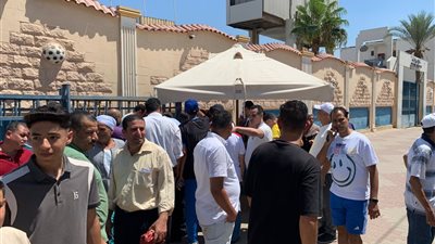 أعضاء الجمعية العمومية يحررون محضرًا ضد رئيس الإسماعيلي بعد منعهم من التوقيع على استمارات سحب الثقة