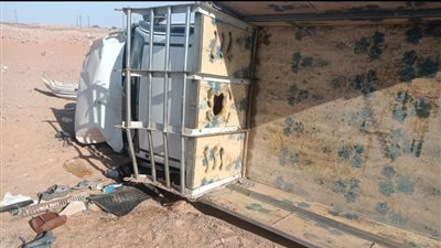 إصابة 10 عمال إثر انقلاب سيارة نقل بطريق أبو سمبل السياحي في أسوان