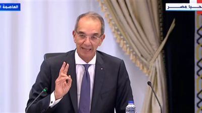 وزير الاتصالات: خدمات الاتصالات تأثرت جزئيًا بحريق سنترال رمسيس.. وتم تحويل الأحمال لسنترالات بديلة