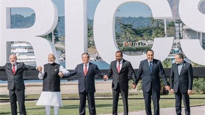 مدبولي عن صورته مع آبي أحمد: حدث حوار مع رئيس الوزراء الإثيوبي وأكد حرصه وتعهده بعدم الإضرار بمصر