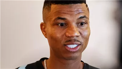 أول لاعب موزمبيقي في بريميرليج.. نادي سندرلاند يتعاقد مع رينيلدو ماندافا 