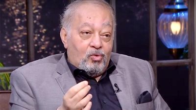 سامي مغاوري مأذون شرعي خلال أحداث فيلم عكس عكاس 