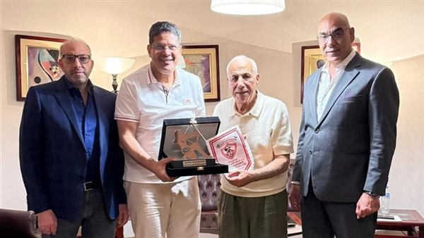 الزمالك يُكرم أيمن