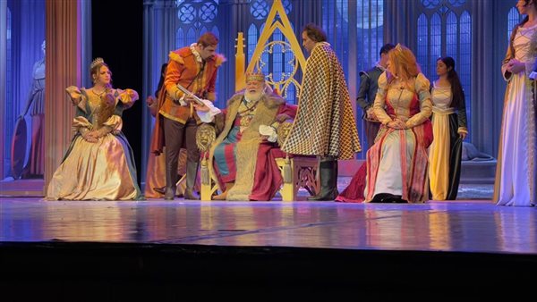 عرض الملك لير