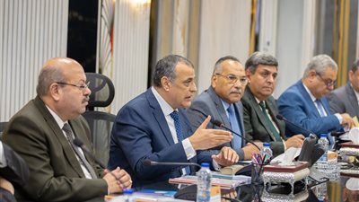 وزيرا الإنتاج الحربي والكهرباء يبحثان التدبير الموحد لاحتياجات شركات الكهرباء من الخامات والمستلزمات بأسعار تنافسية