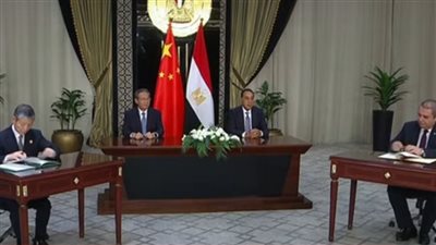 منها مبادلة الديون.. مدبولي ورئيس مجلس الدولة الصيني يشهدان توقيع عدد من وثائق التعاون