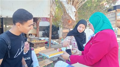 تعليم الفيوم يستقبل الطلبة بالورد والمياه قبل بدء آخر امتحانات الثانوية العامة 