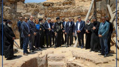 محافظ الإسكندرية يهنئ الكنيسة المصرية بمناسبة رفع دير أبو مينا الأثري من قائمة التراث العالمي المعرض للخطر