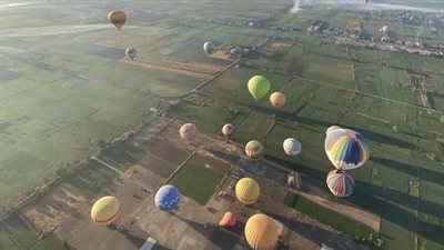 إقلاع 25 رحلة بالون طائر تقل 500 سائح بالأقصر