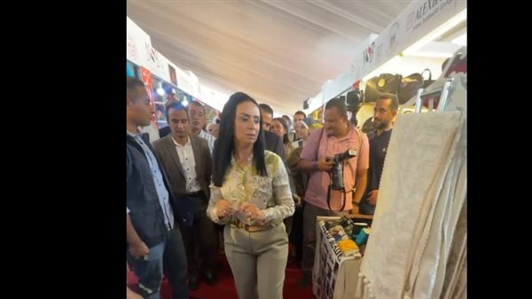 وزيرة التضامن تفتتح