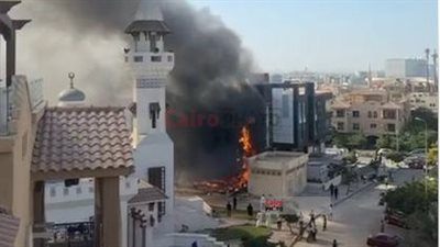 اندلاع حريق داخل دبي مول المرحلة الثانية بالشيخ زايد