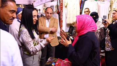 وزيرة التضامن توجه بنك ناصر بتحمل قيمة مشاركة مستفيدات تمويل مستورة بمعرض ديارنا