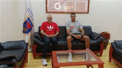 نادي 6 أكتوبر يكرم عبد الرحمن فيصل نجم منتخب اليد بعد انضمامه إلى باريس سان جيرمان