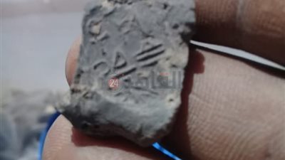 سر أروقة الكرنك.. الكشف عن أختام طينية تشير إلى أقدم أماكن المعبد | خاص 