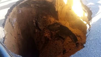 غرفة الصرف الصحي انهارت.. مصدر بمحافظة القاهرة يكشف أسباب الهبوط الأرضي بمصر الجديدة