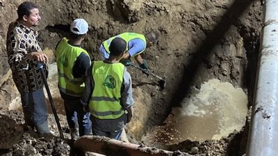 كسر مفاجئ بخط صرف صحي رئيسي في نجع الشيخ بالأقصر.. وجهود مكثفة لإصلاح العطل