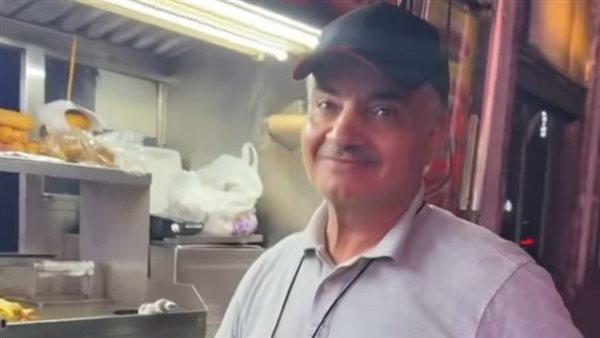 بائع مصري بميدان