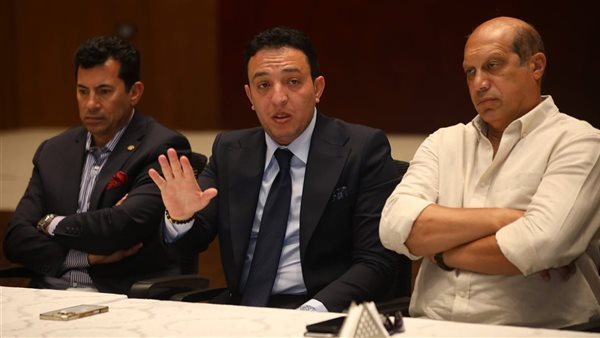 مصطفى أبو زهرة عضو