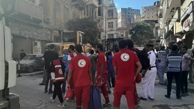 الهلال الأحمر: فرق الاستجابة توجهت إلى موقع انهيار عقار العطارين بالإسكندرية