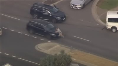 مشهد درامي.. مطاردة بوليسية في أستراليا تنتهي بإصابة اللص بعد 7 ساعات متواصلة 