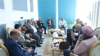  محافظ الوادي الجديد يلتقي وفدًا من الهيئة الوطنية للصحافة