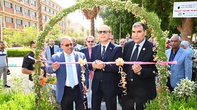 تضم 1864 شجرة ونباتًا نادرًا.. رئيس جامعة أسيوط يفتتح الحديقة النباتية المفتوحة 