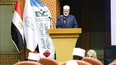 وكيل الأزهر يحذر الشباب: لا تسلموا لأي فكرة قبل الرجوع إلى العلماء
