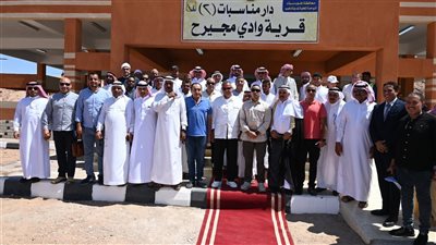 محافظ جنوب سيناء يلتقي مشايخ وشباب دهب.. ويطرح حلولًا عملية لتقنين الملكية وتحسين المرافق والإسكان│ صور