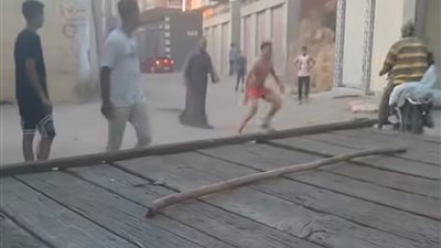 الأمن يفحص فيديو لـ شاب يعتدي على المارة بسلاح أبيض بالدقهلية