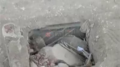 3 بالوعات صرف صحي دون غطاء تنذر بكارثة بقرية قلمشاة في الفيوم| صور