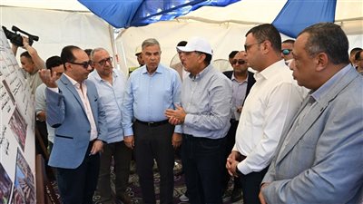 رئيس الوزراء يتفقد أعمال تطوير واجهات العقارات على طريق كورنيش الإسكندرية