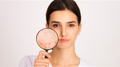 تزيد من علامات الشيخوخة.. دراسة تكشف تأثير الأجهزة الإلكترونية على صحة البشرة