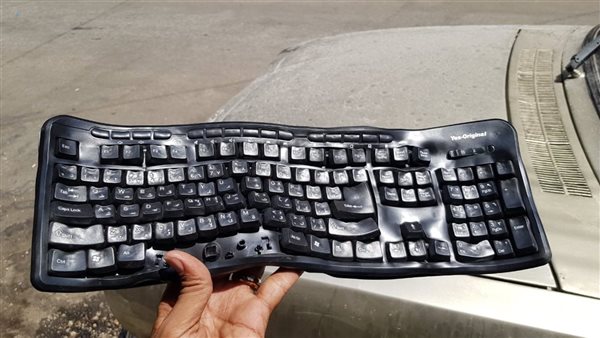 الكيبورد ساح من الشمس