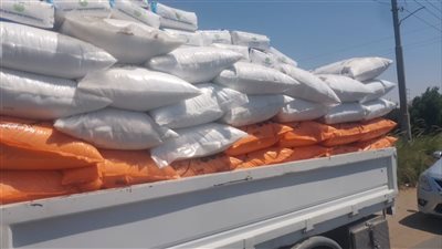  ضبط شحنة أسمدة مدعمة قبل تسريبها للسوق السوداء بـ الأقصر