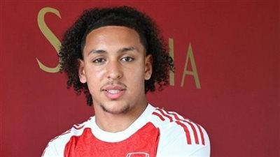 من أصول مصرية.. كاميرون إسماعيل يوقع أول عقد احترافي له مع أرسنال