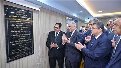 تضم أحدث التجهيزات الطبية.. رئيس جامعة القاهرة يفتتح تجديد وحدة الغسيل البريتوني بمستشفى أبو الريش المنيرة