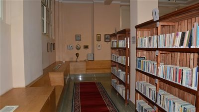 تضم 5000 كتاب.. السياحة تفتتح مكتبة متحف المركبات الملكية ببولاق | صور 