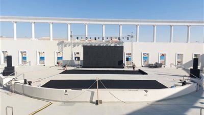 التجهيزات النهائية للمسرح الروماني استعدادًا لانطلاق أول عروض مهرجان العلمين