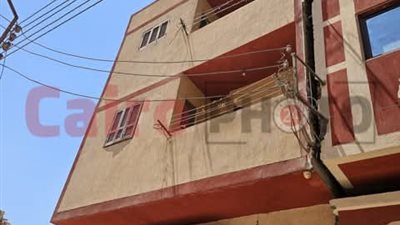 إخلاء عقارين آيلين للسقوط بقنا.. والسكان يستغيثون: حياة المارة في خطر وعايزين حل