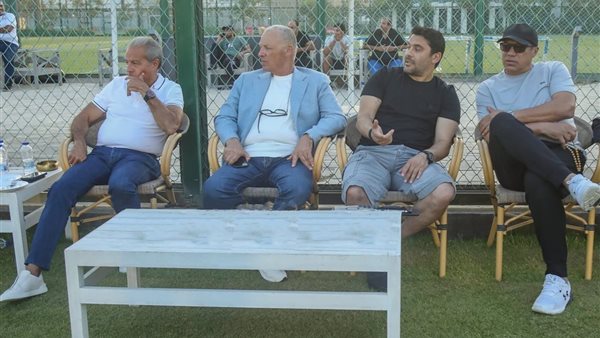 أبو ريدة خلال متابعة