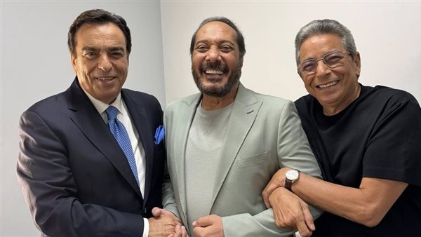 لقطات عفوية تجمع